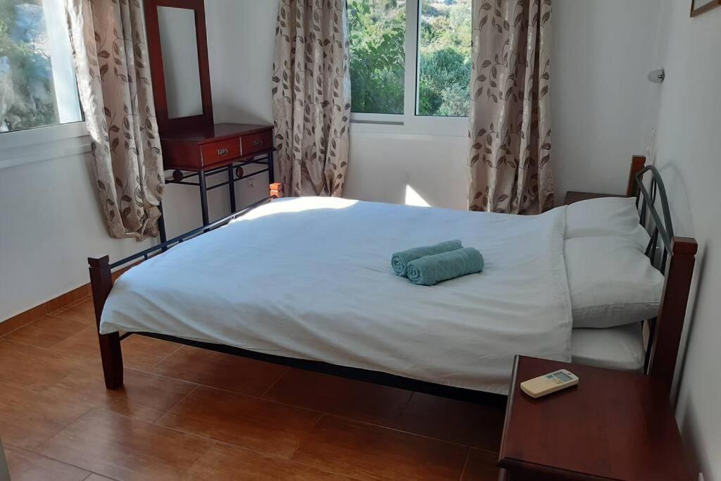 Villa Sunrise With Stunning Views And Private Pool Katokhórion エクステリア 写真